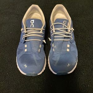 On Cloud Running Shoes-Ladies Size 10